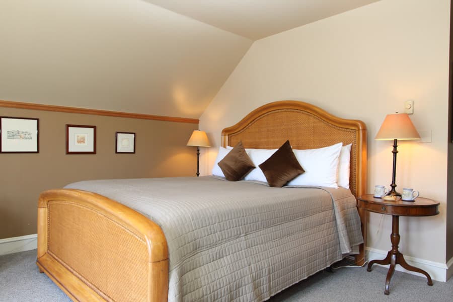 The Grindle room - California King bed