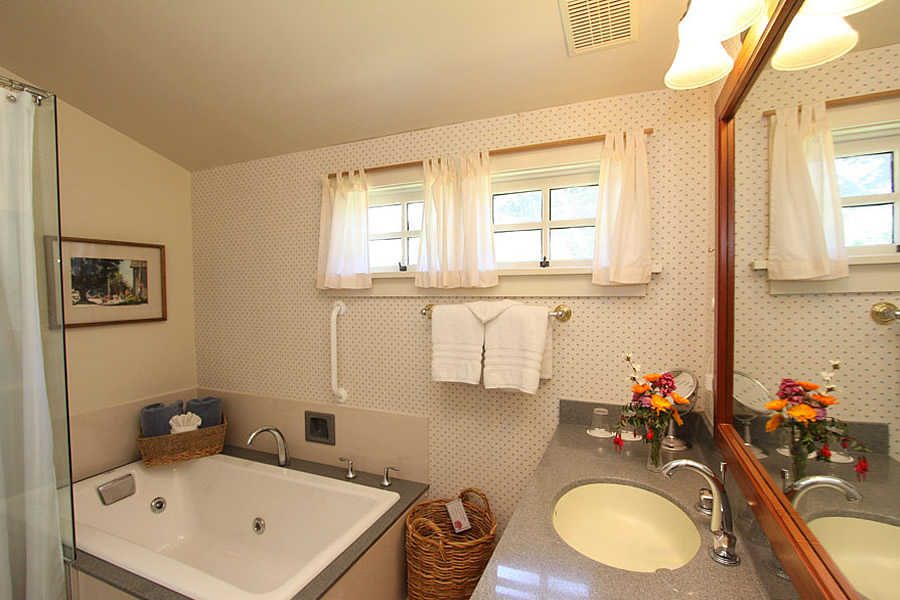 cottage north bathroom with tub